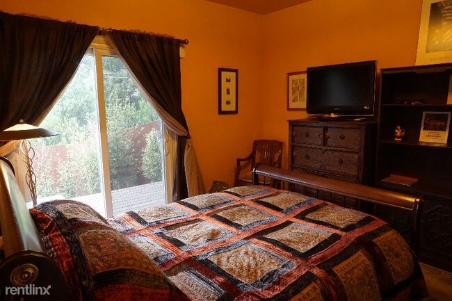Foto del edificio - 3 br, 3 bath House - 7 Carpenter Court