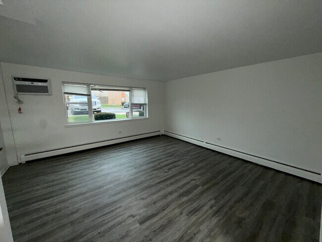 Foto del edificio - 9595 Maple Dr
