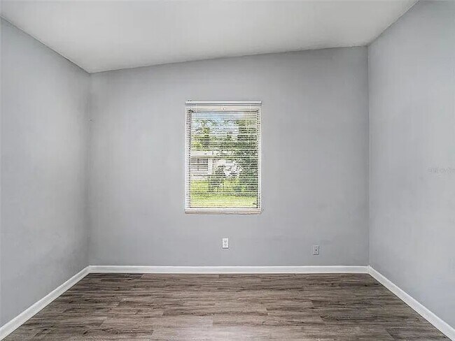 Building Photo - 3104 E Elm St