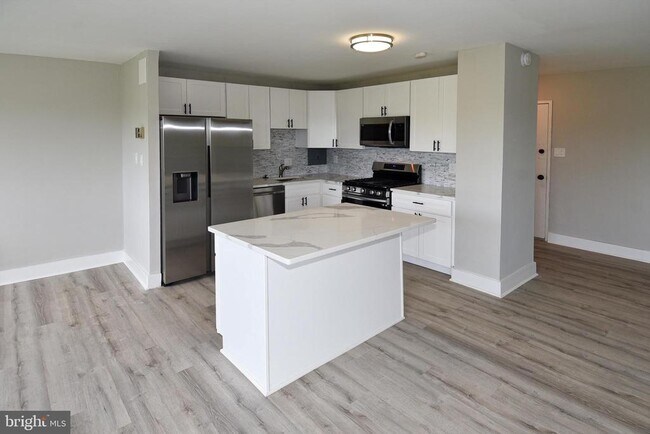 Foto del edificio - 8830 Piney Branch Rd