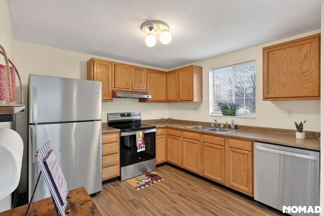 Foto del edificio - 603 Dellinger Dr