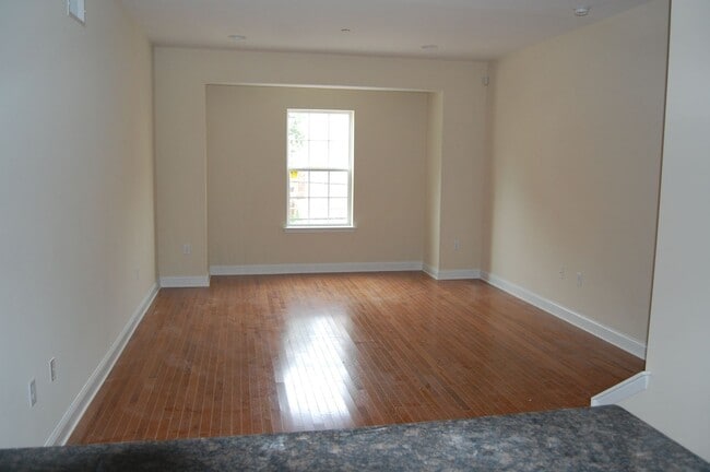 Photo - 1807 W Berks St Apartment