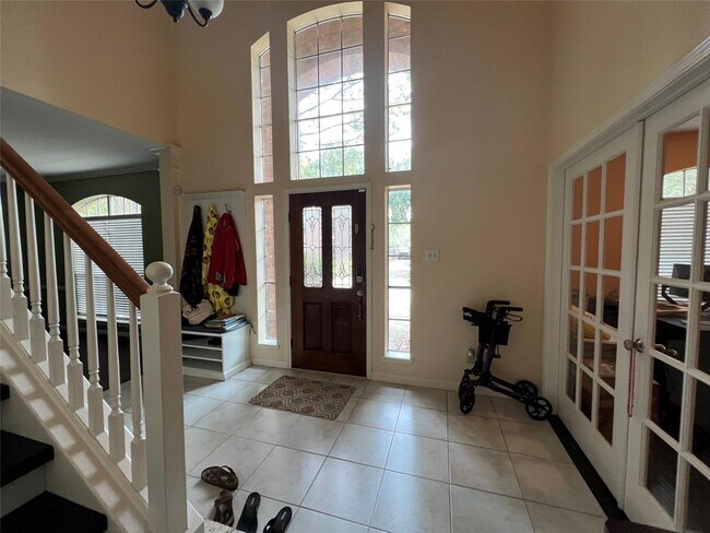 Building Photo - 2518 Princeton Dr