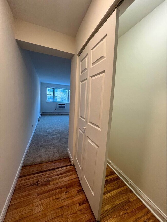 Foto del edificio - 619 W Stratford Pl