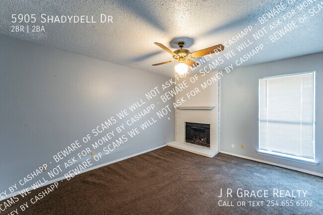 Foto del edificio - 5905 Shadydell Dr