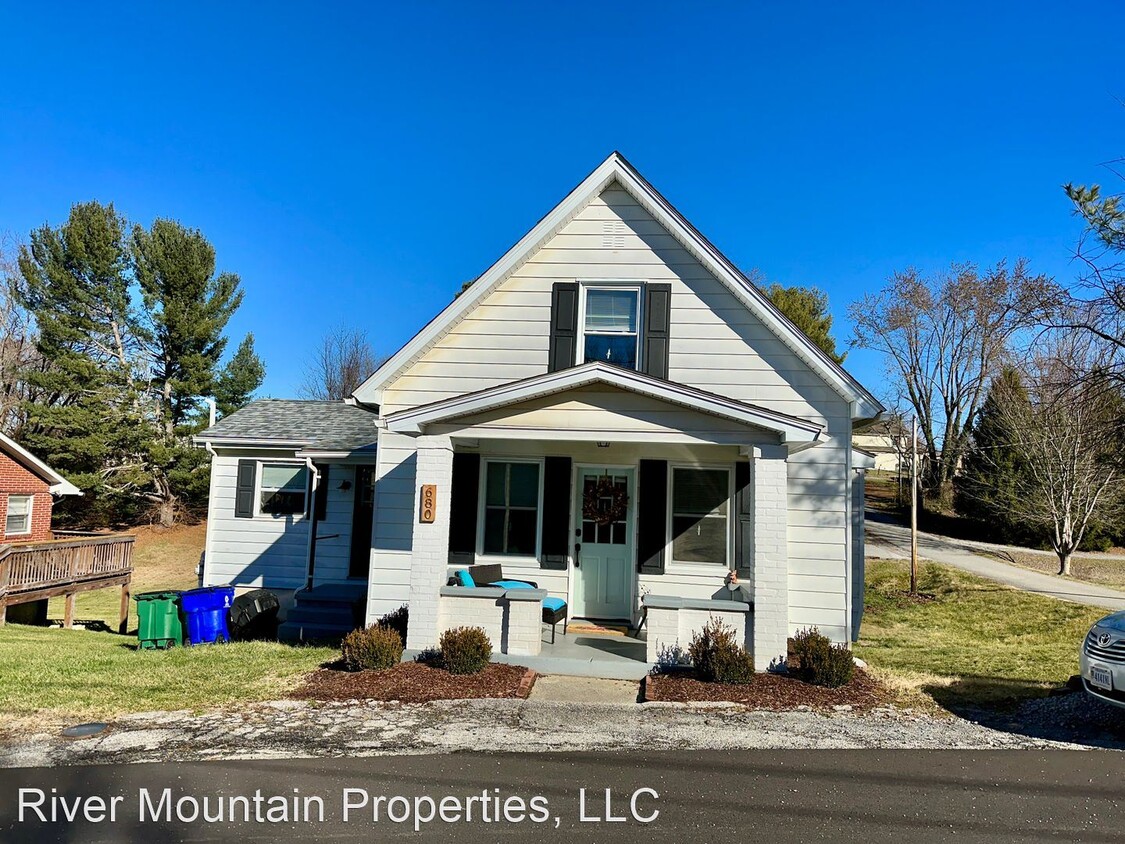 680 Colhoun St NE, Christiansburg, VA 24073 House Rental in Christiansburg, VA