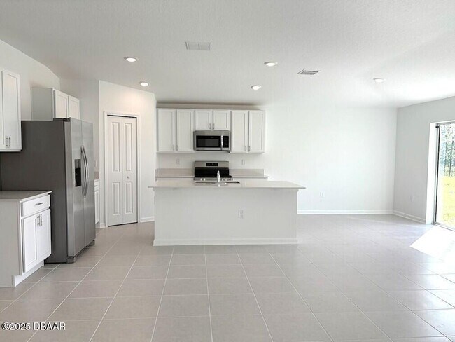 Foto del edificio - 2324 Green Valley St