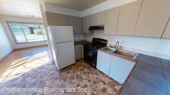 Building Photo - 8408 SE 75th Ave