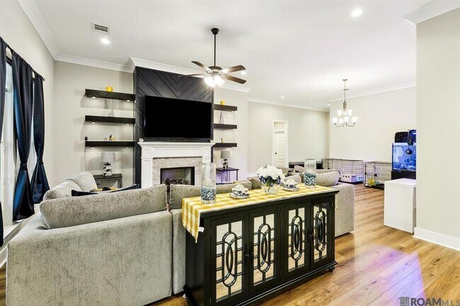 Foto del edificio - Exquisite 5-Bedroom Home in Denham Springs...