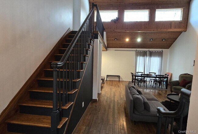 Foto del edificio - 537 Old Tacy Rd