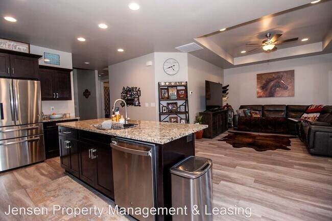 Foto del edificio - 3 br, 2 bath House - 1508 West 460 North