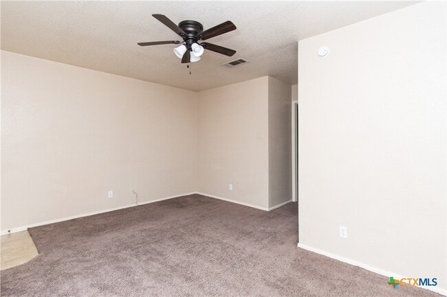 Building Photo - 2014 Cedarhill Dr