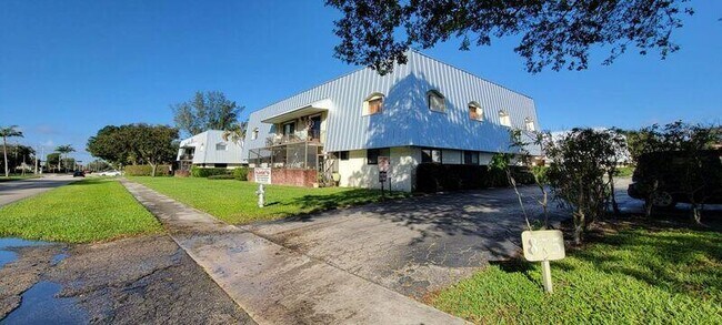 Building Photo - 875 NW 13th St
