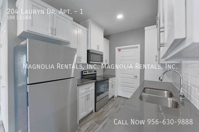 Foto del edificio - Half Off 1st's Month Rent - Water and Tras...