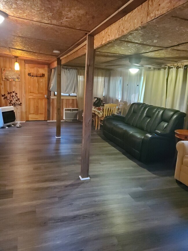 Building Photo - 92 1st St