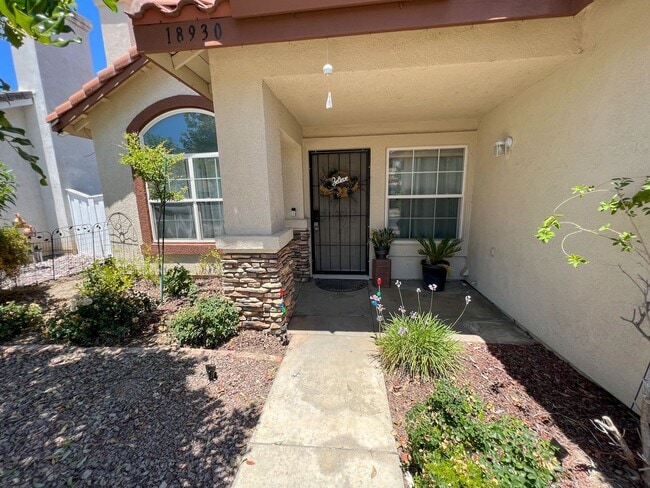 Building Photo - Spacious 5 bedroom Lake Elsinore home for ...