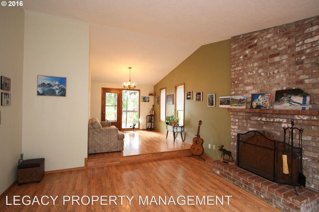 Primary Photo - 4 br, 3 bath House - 1234 SW Linneman Ave
