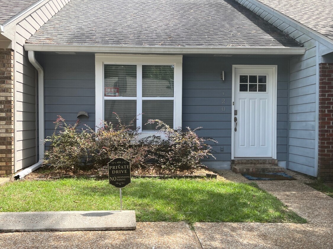 Primary Photo - 120 S Whetherbine Way