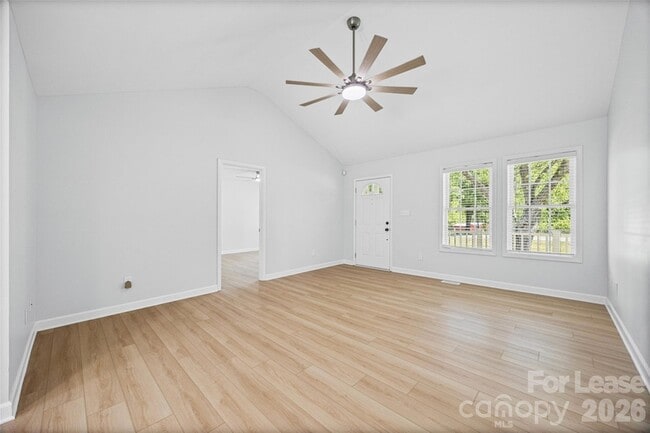 Building Photo - 425 Griggs Rd