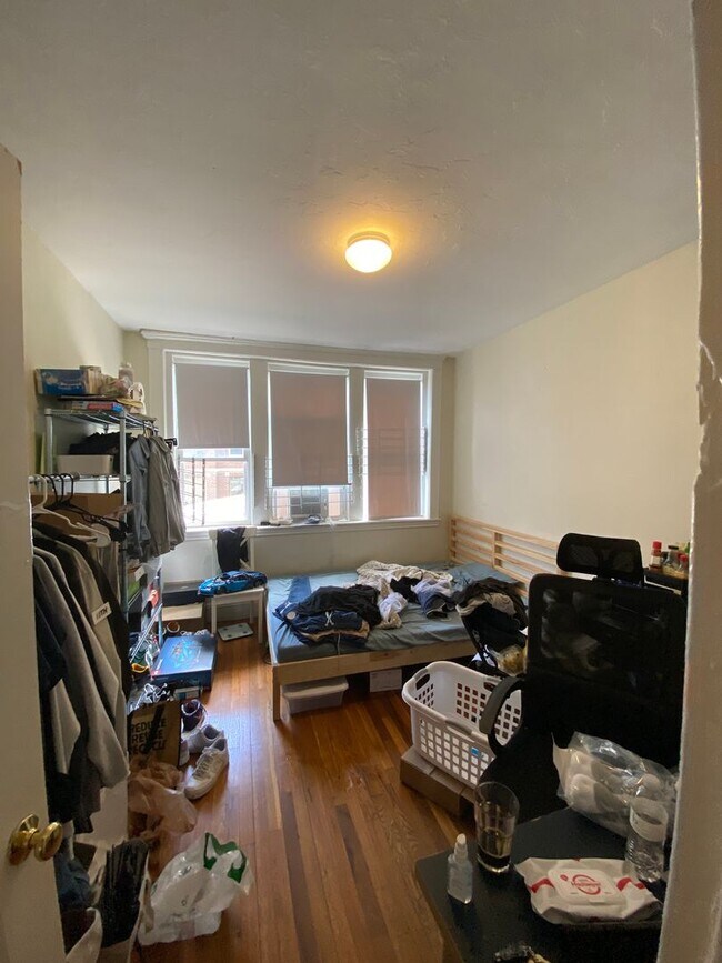 Building Photo - ALLSTON 2 BED 9/1 *NO FEE*