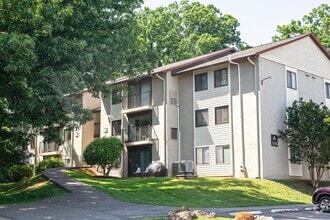 Building Photo - 10 Spring Ct