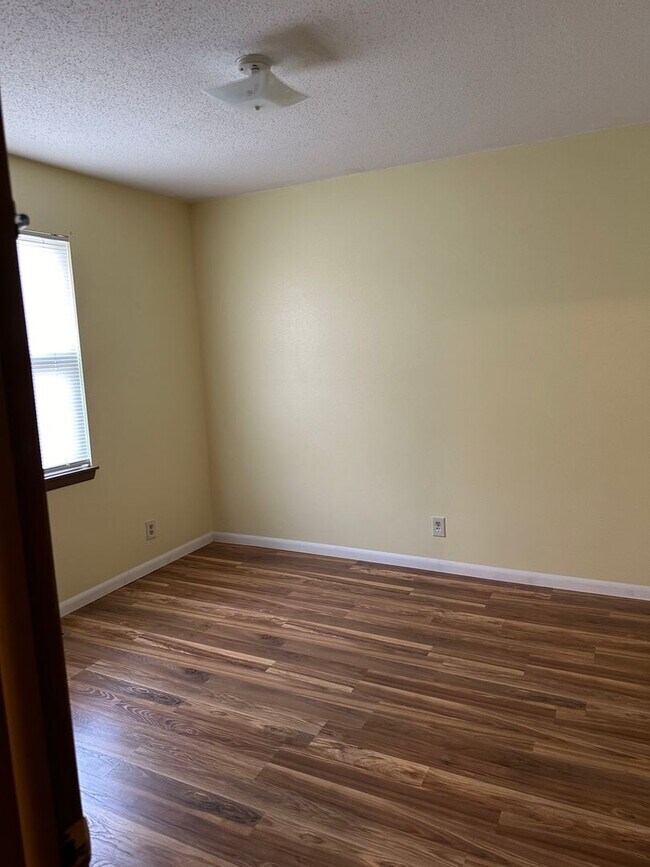 Foto del edificio - 3 bedroom 1.5 bathroom home in the heart o...