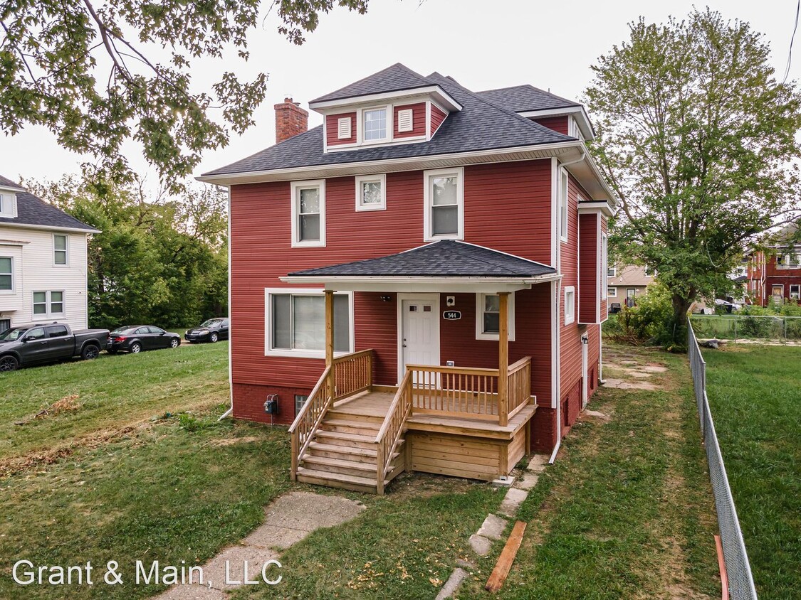 Primary Photo - 4 br, 1.5 bath House - 544 E. Philadelphia...