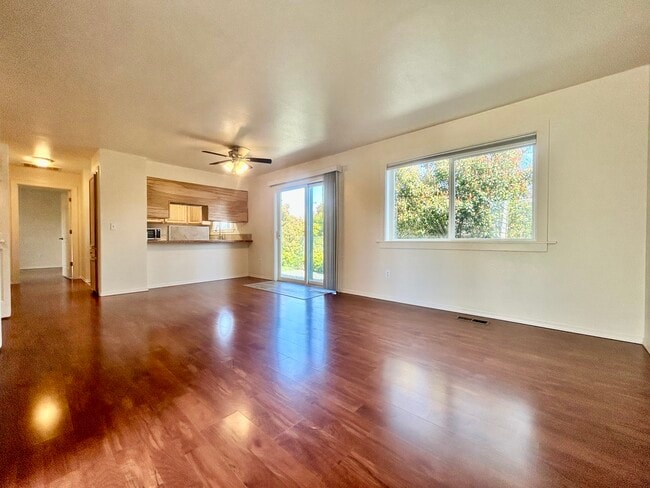 Building Photo - 589 Van Wey Cir
