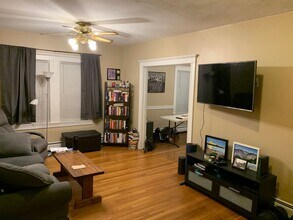 Building Photo - 14 Lyons Ct