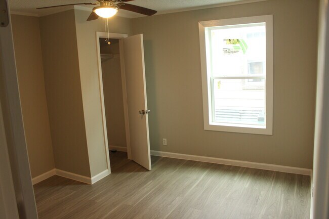 Building Photo - 203 Ayers Dr