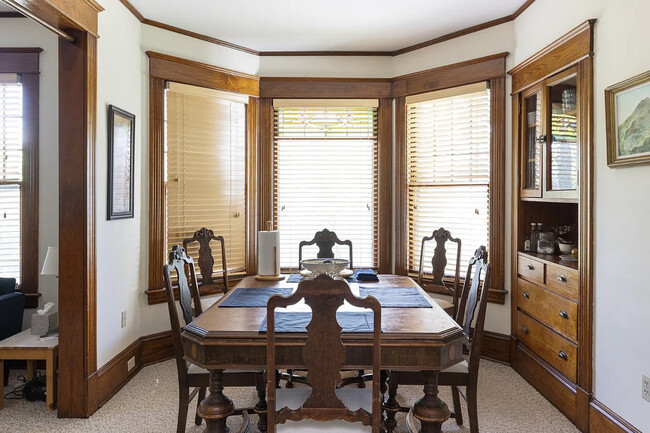 Dining room - 6 Grove St