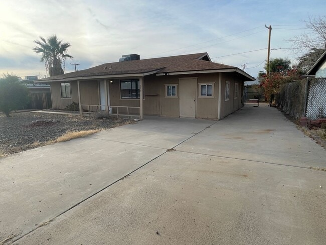 Building Photo - 2 Bed 2.5 Bath Single Level Home In Morris...