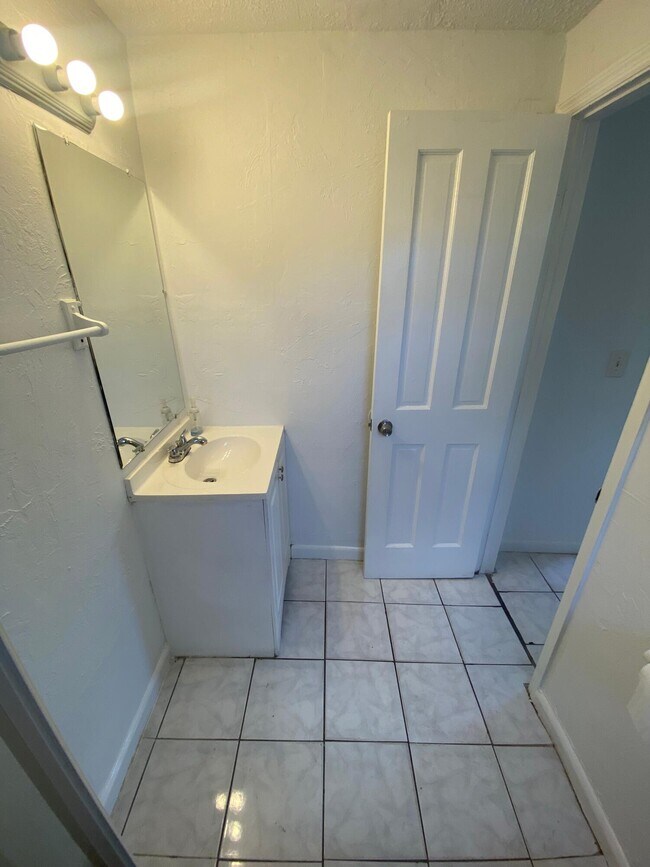 Foto del edificio - 515 Putnam Rd