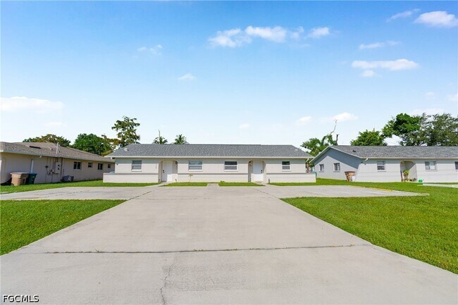 Foto del edificio - 1722 SW Santa Barbara Pl