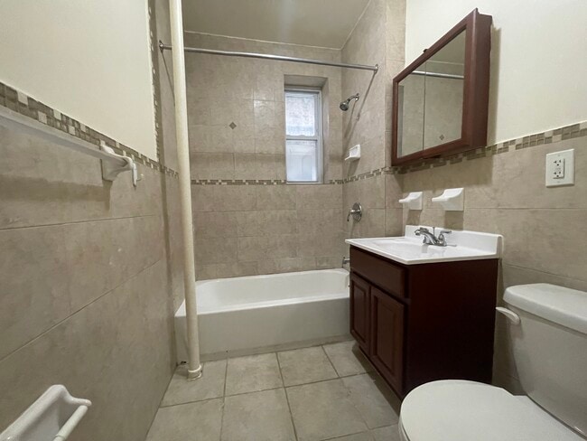 Building Photo - 733 Avenue A
