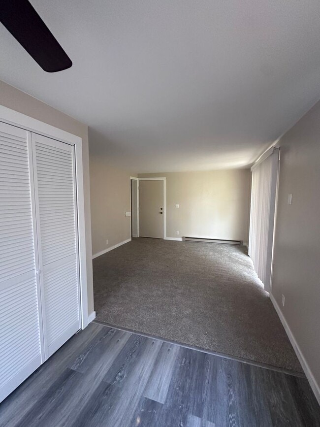 Building Photo - 260 Shoshone Ave