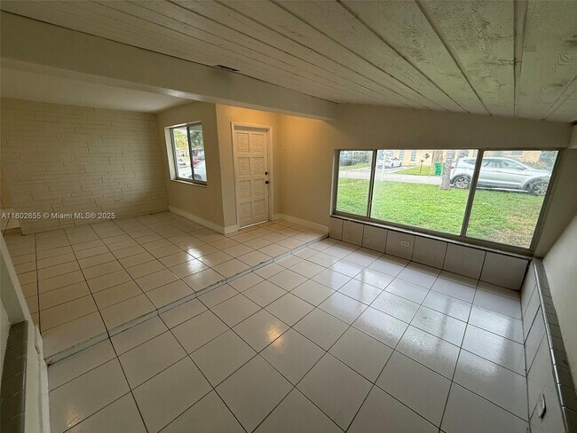 Building Photo - 7410 Granada Blvd