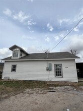 Building Photo - 7933 Brays St