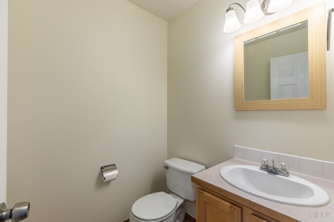 Foto del edificio - 6621 N Columbia Way