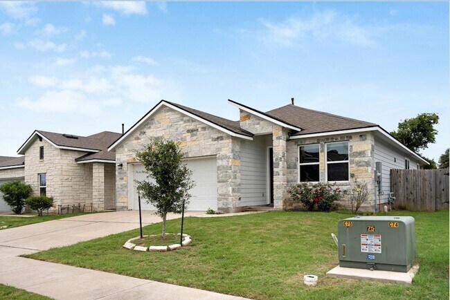 Building Photo - 420 Winding Hollow Ln