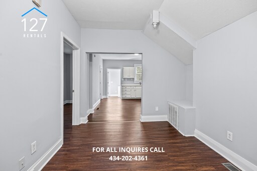 Foto del edificio - Updated 2BR Duplex with Central Air & Wash...