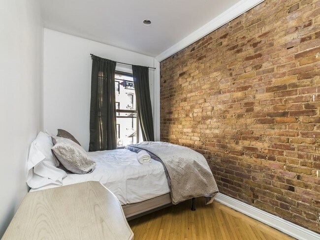 Foto del edificio - 240 E 50th St