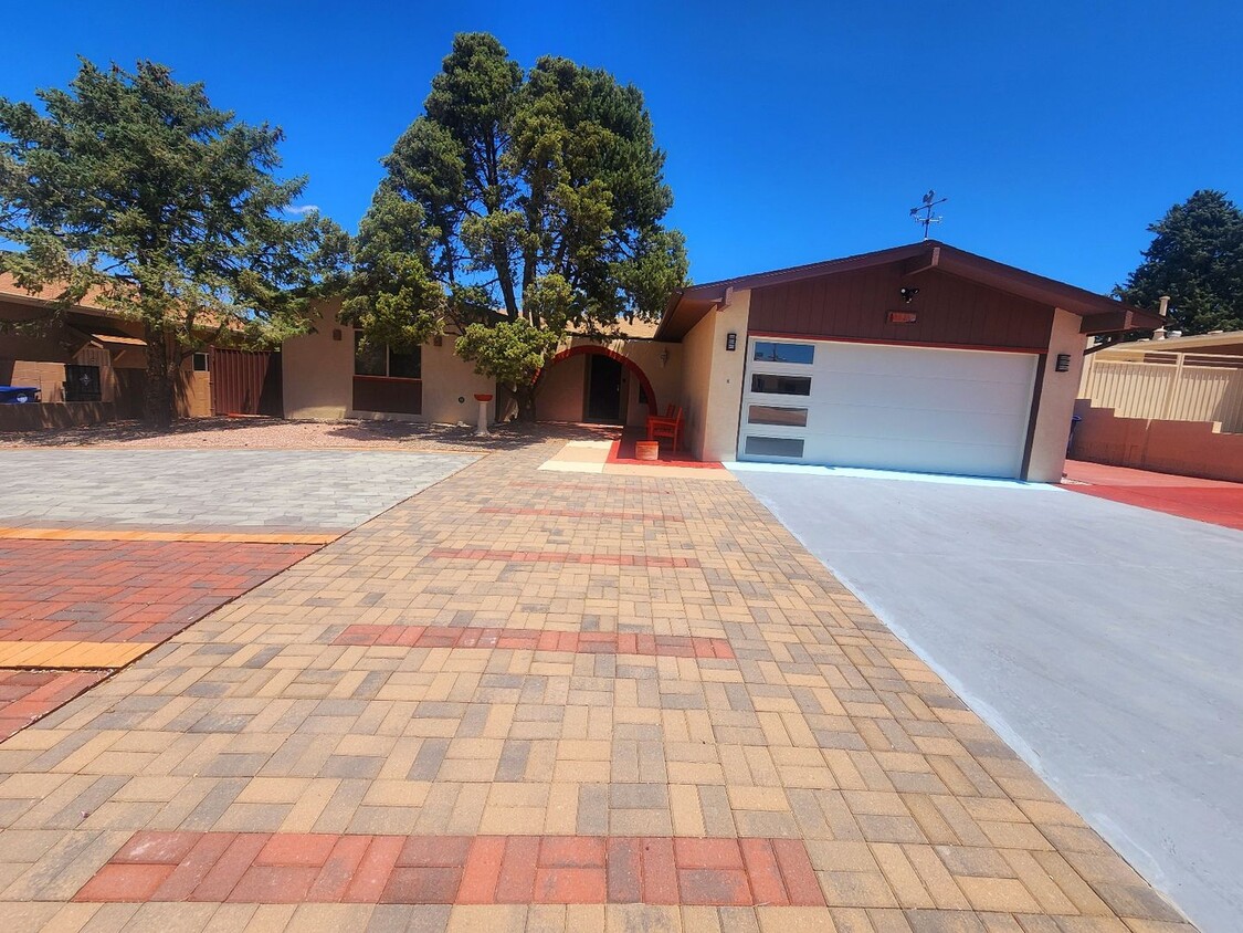 8821 Yankee Dr NE, Albuquerque, NM 87109 House Rental in Albuquerque