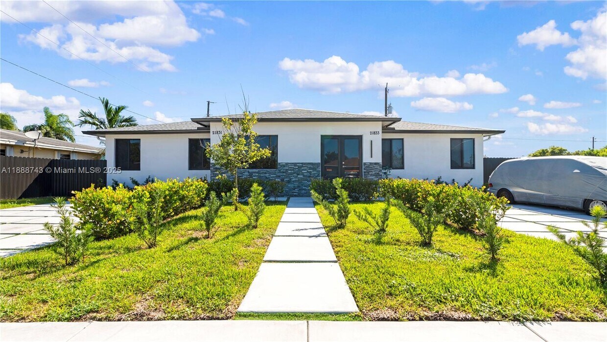 Foto principal - 21831 SW 109th Ct