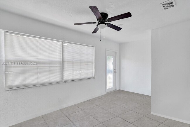 Foto del edificio - 701 SW 7th St