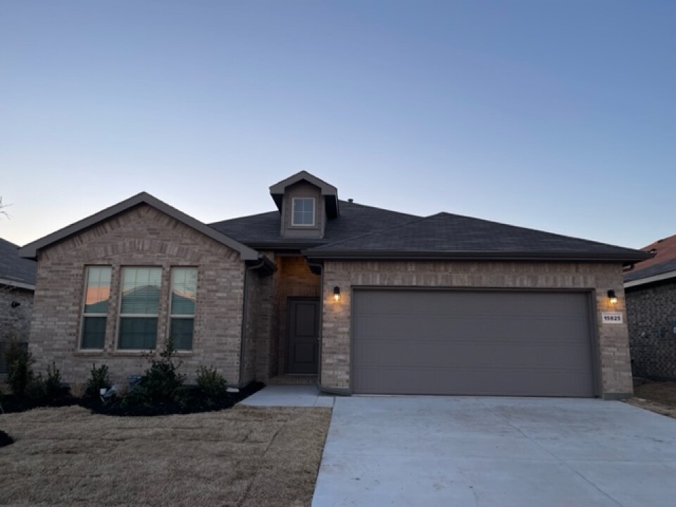 Primary Photo - 15825 Hazelhurst Ln