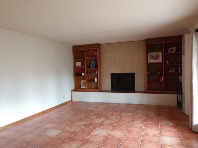Foto del edificio - 1316 Vassar Dr NE