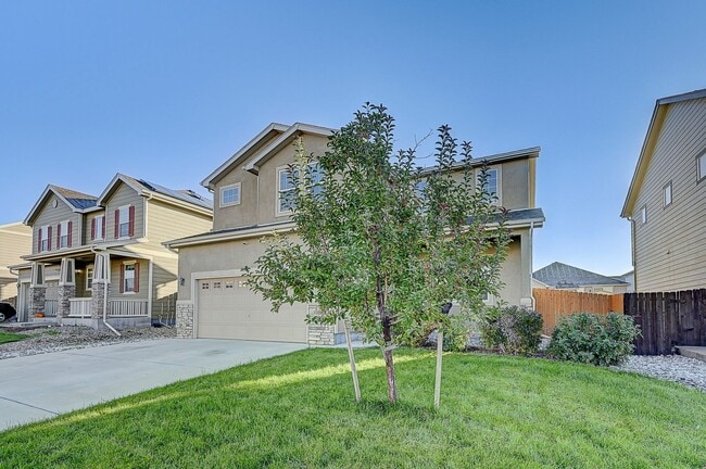 Building Photo - HUGE SIX (6!!!) BD HOME IN LORSON RANCH!