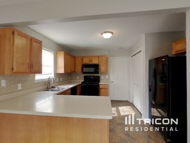 Building Photo - 453 Woodstream Drive Greenfield IN