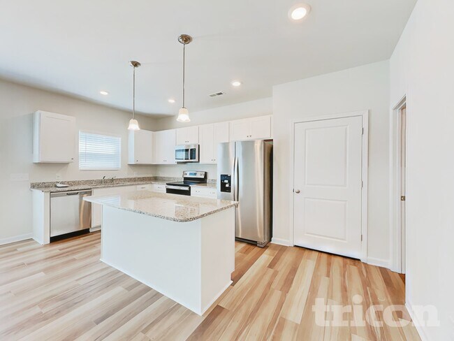 Building Photo - 3718 Streamside Dr